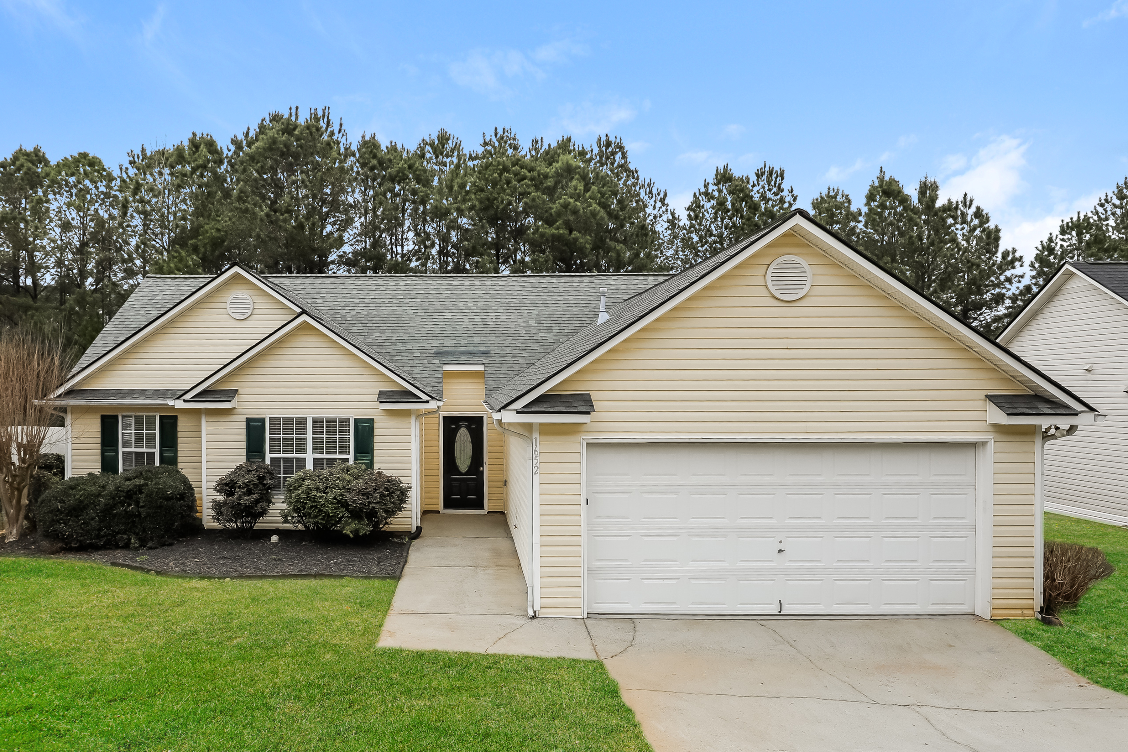 1652 THORN RIDGE TRL HAMPTON, GA 30228